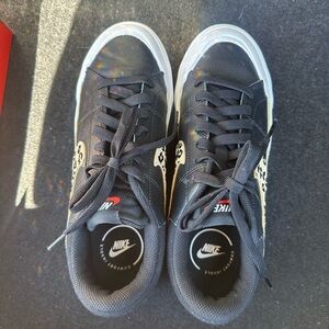 🐆 NIKE cheetah sneakers Sz 7.5 🐆